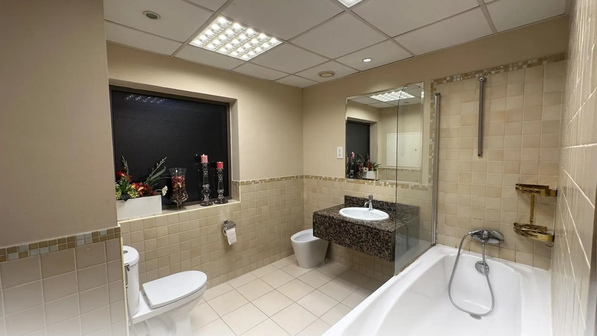 Alphatel Beach Hostel Jbr Dubai
