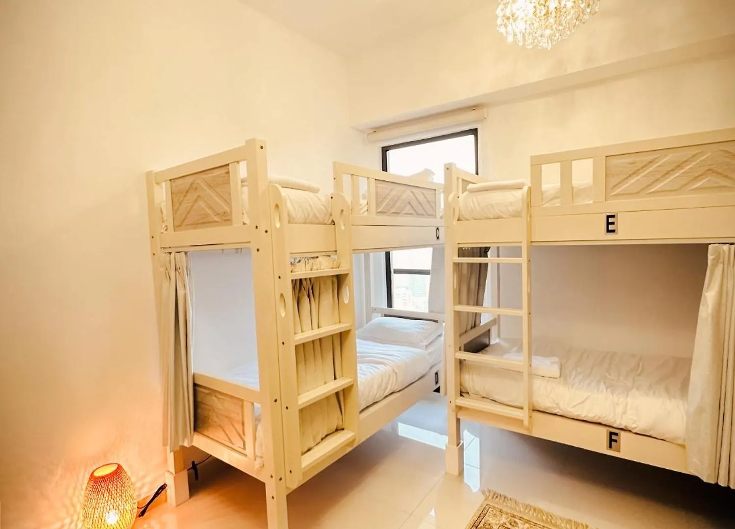 Alphatel Beach Hostel Jbr Dubai